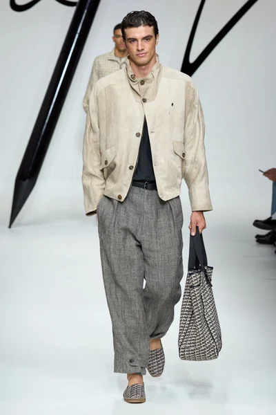 Look 17